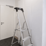 Leiter zuhasue in der Wohnung handwerk in berlin